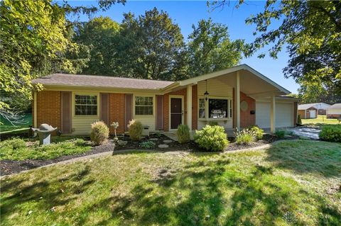 Photo of 2658 Tompkins Drive, Beavercreek, OH 45430 (MLS # 945401)