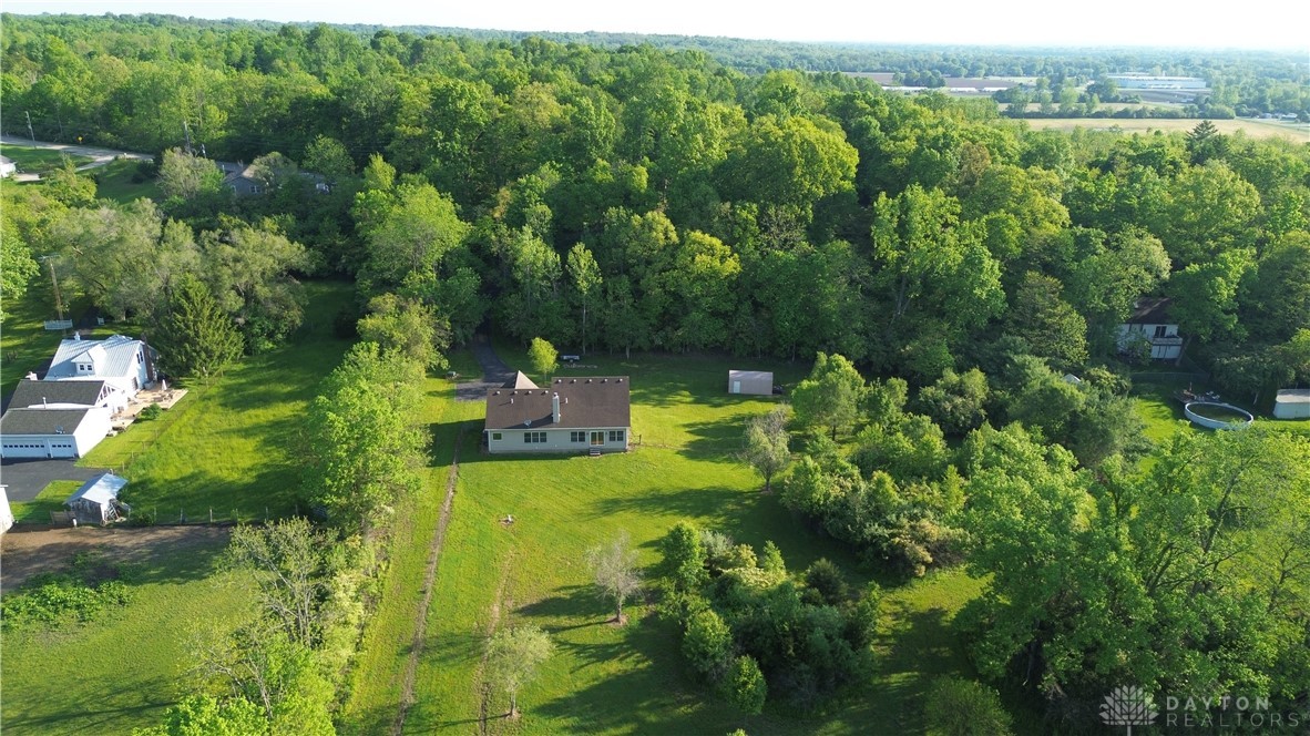 2619 Fox Hollow Road, Springfield, Ohio image 2