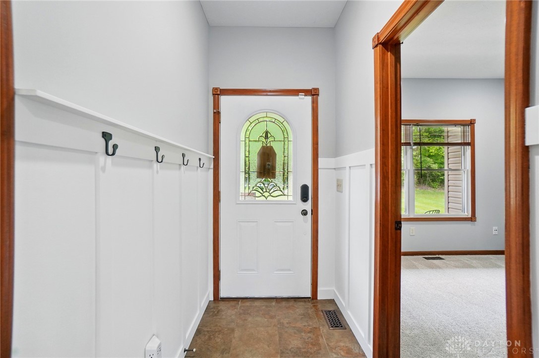 2619 Fox Hollow Road, Springfield, Ohio image 8