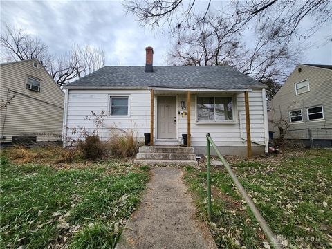 Photo of 625 Fulmer Drive, Dayton, OH 45403 (MLS # 948500)