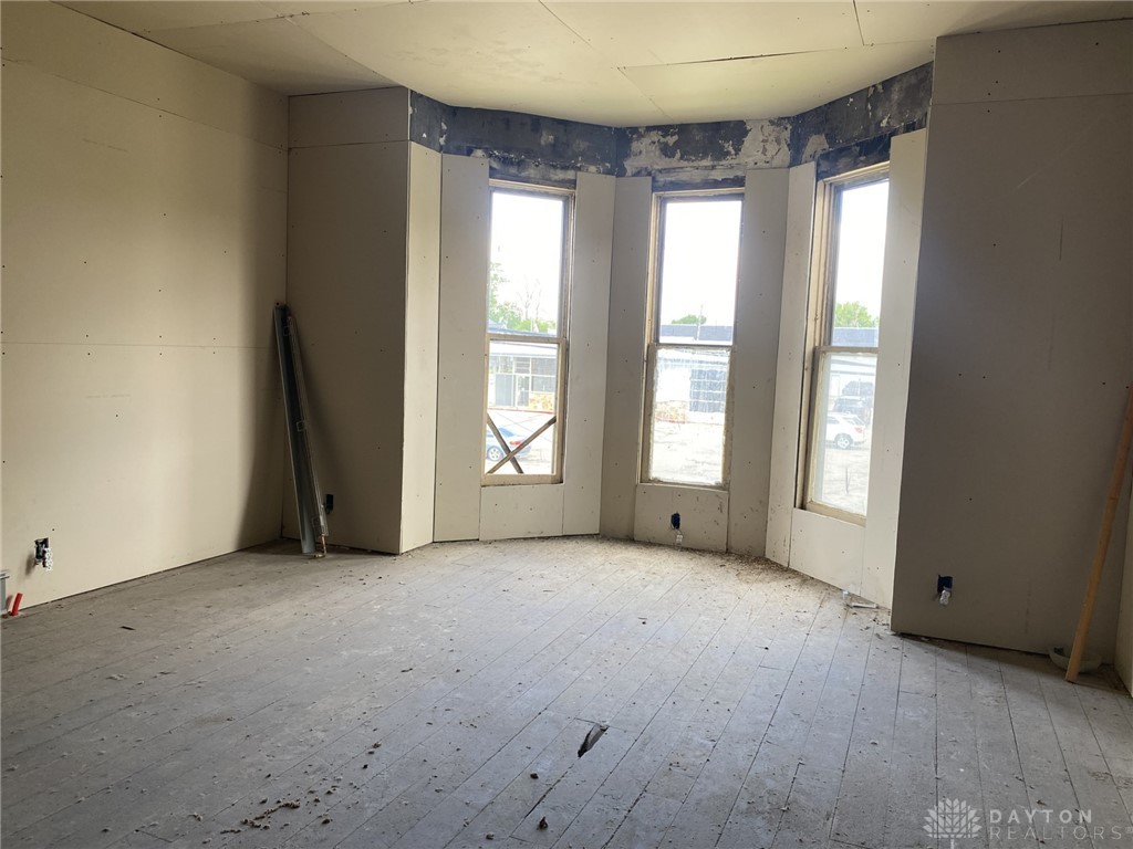 34 E Washington Street