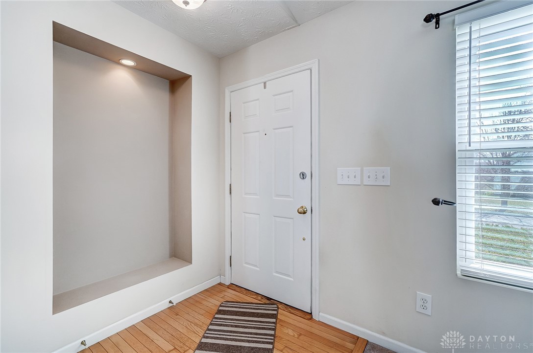 440 Lake Front Drive, Lebanon, Ohio image 3