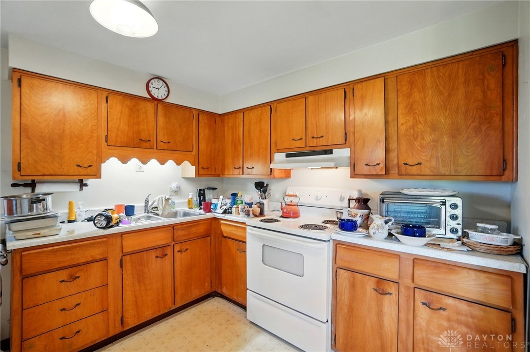 7612 Carter Drive, Waynesville, Ohio image 13