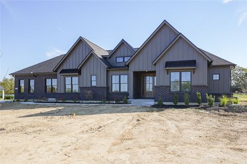 Photo of 4870 Bunnell Hill Road, Lebanon, OH 45036 (MLS # 946511) Photo of 4870 Bunnell Hill Road, Lebanon, OH 45036 (MLS # 946511)