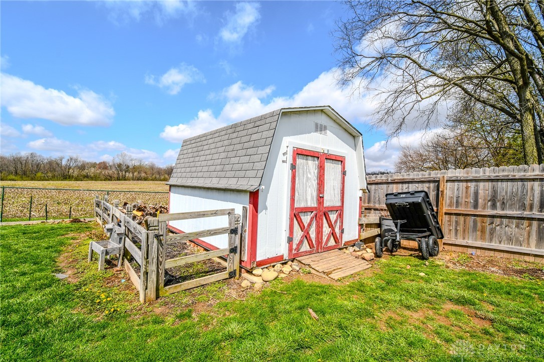 1201 Edgebrook Avenue, New Carlisle, Ohio image 39