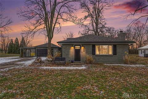 Photo of 4650 Shaker Road, Franklin, OH 45005 (MLS # 950249)