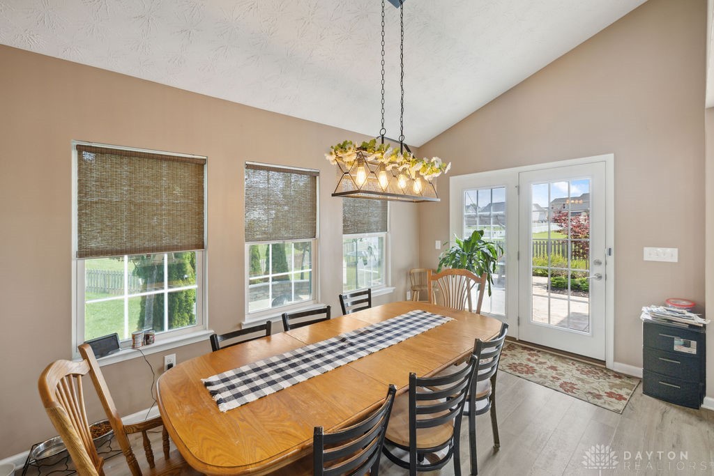 1242 Scarlet Oak Drive, Tipp City, Ohio image 8