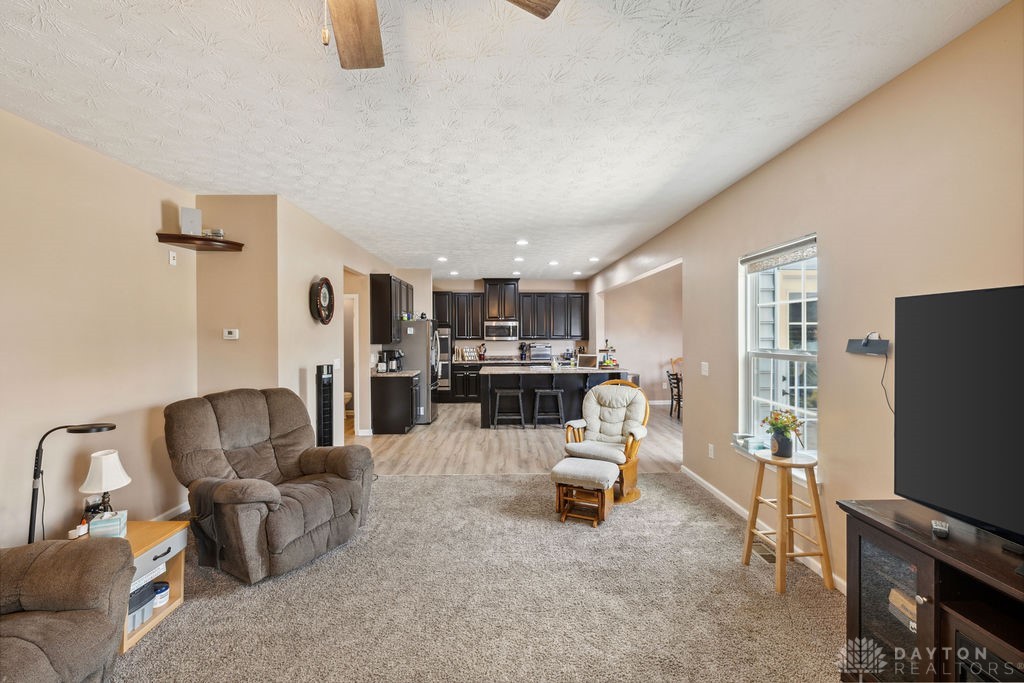 1242 Scarlet Oak Drive, Tipp City, Ohio image 11