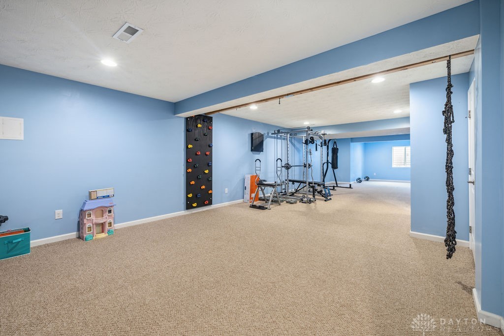 1242 Scarlet Oak Drive, Tipp City, Ohio image 17