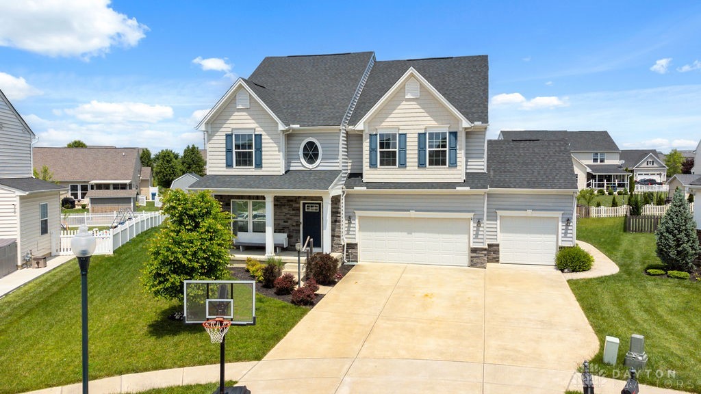 1242 Scarlet Oak Drive, Tipp City, Ohio image 1