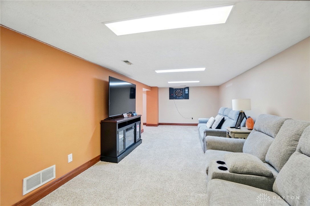 4561 Willowbrook Drive, Springfield, Ohio image 34