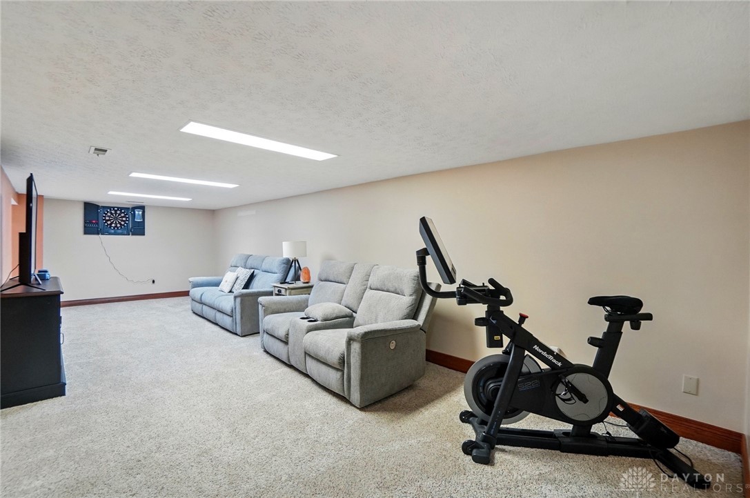 4561 Willowbrook Drive, Springfield, Ohio image 33