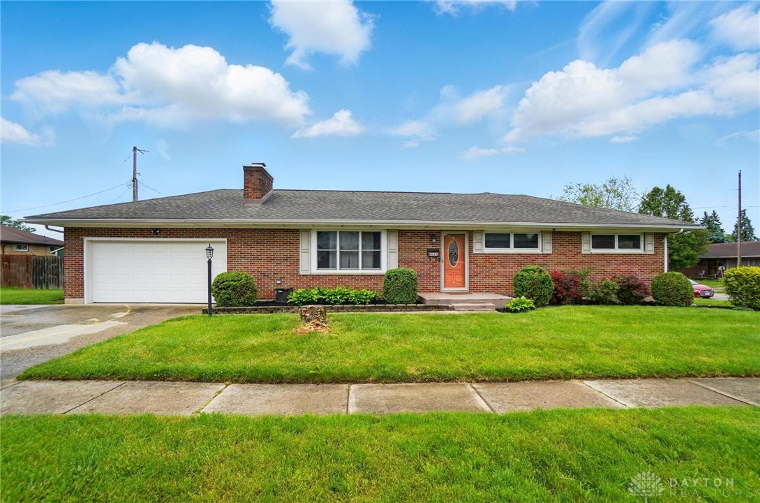4561 Willowbrook Drive, Springfield, Ohio image 1