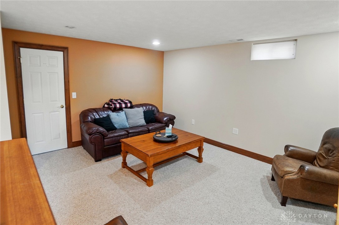 4561 Willowbrook Drive, Springfield, Ohio image 42