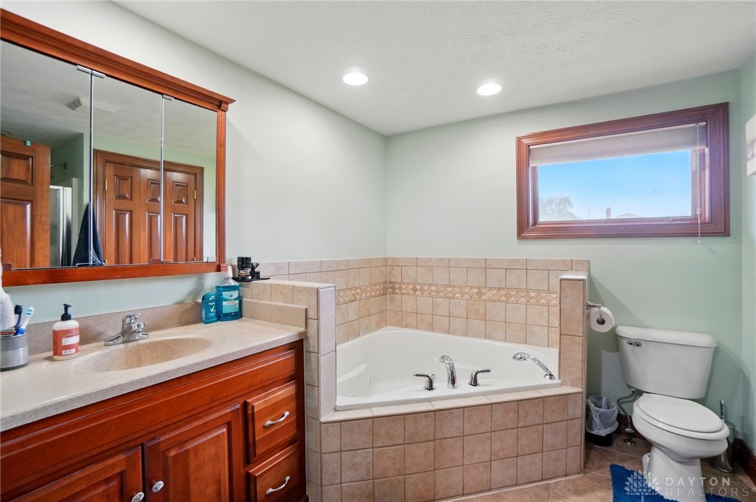 4561 Willowbrook Drive, Springfield, Ohio image 24