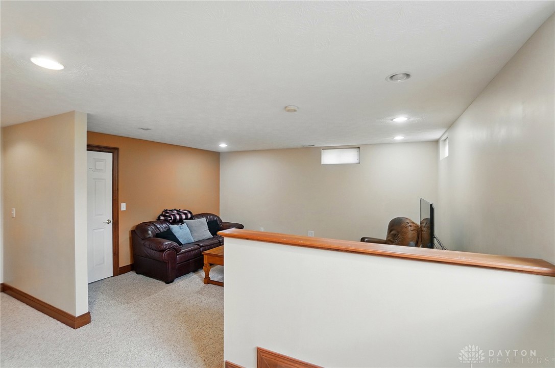 4561 Willowbrook Drive, Springfield, Ohio image 41