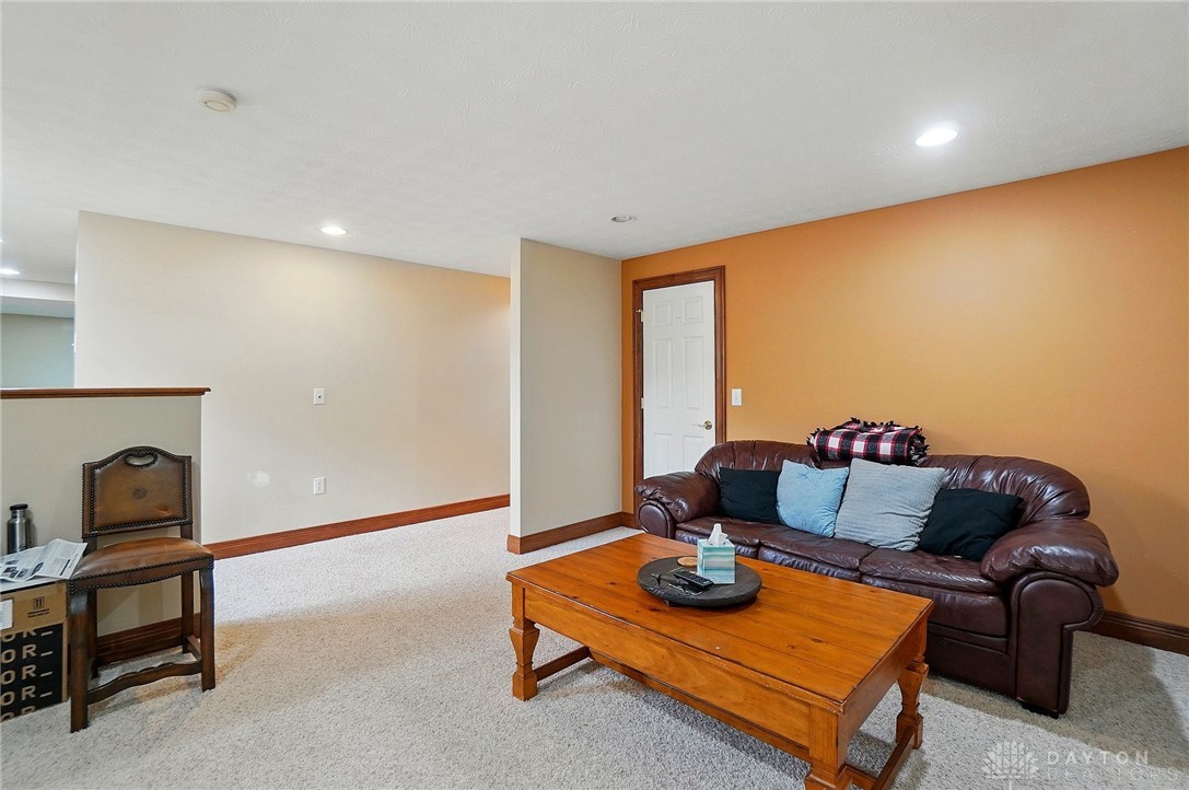 4561 Willowbrook Drive, Springfield, Ohio image 44