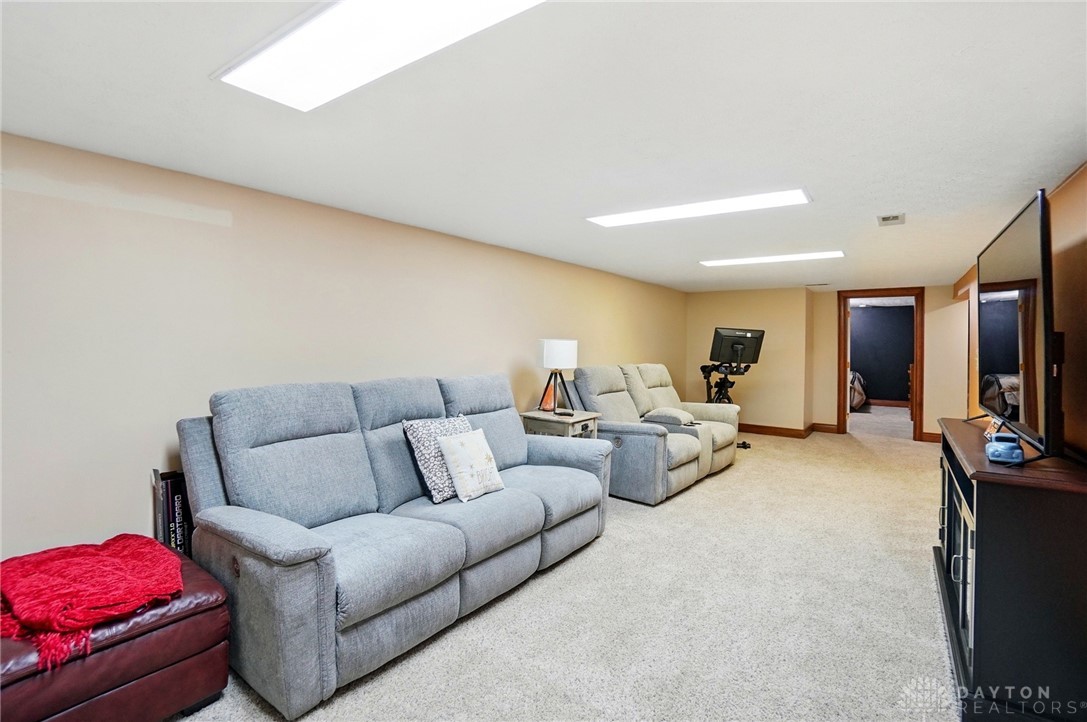 4561 Willowbrook Drive, Springfield, Ohio image 36