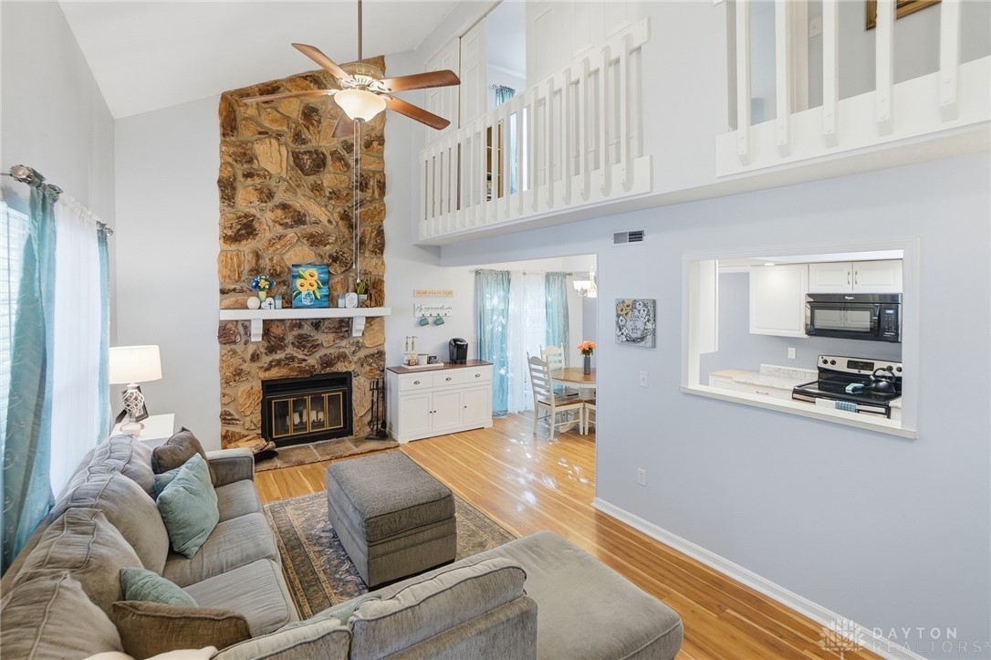 2051 Foxknoll Drive