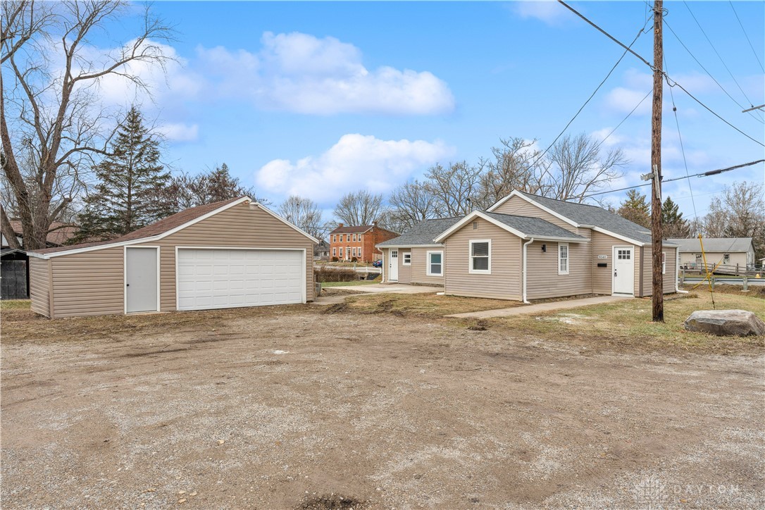 8540 Mann Road, Tipp City, Ohio image 3