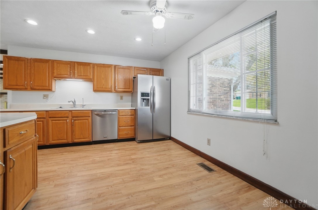 436 Big Stone Drive, Beavercreek, Ohio image 29
