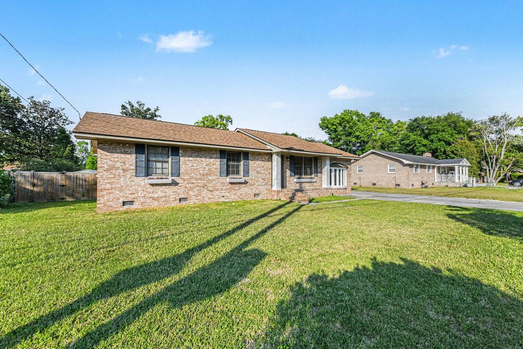 Photo of 18 Ophir Drive, Charleston, SC 29407 (MLS # 26011937)