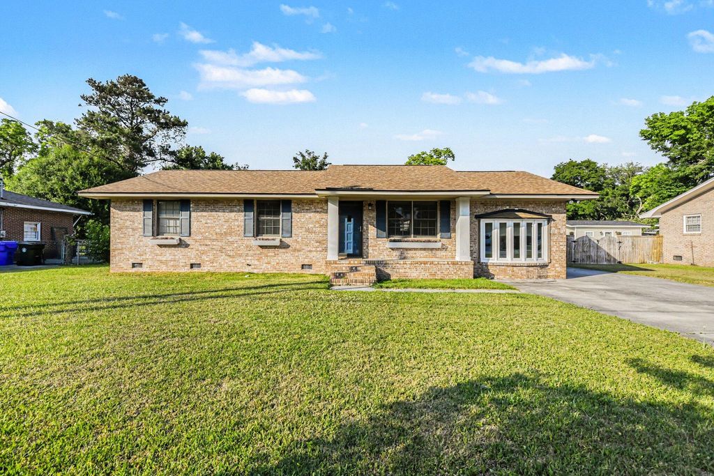 Photo of 18 Ophir Drive, Charleston, SC 29407 (MLS # 26011937)