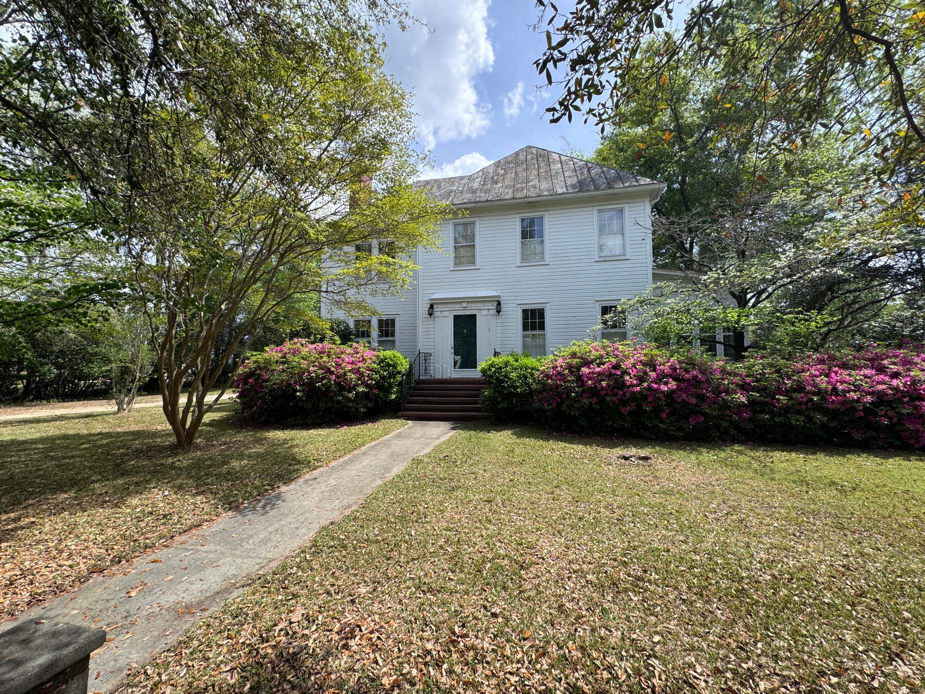 5 S Rosemary Avenue