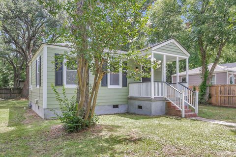 A home in North Charleston