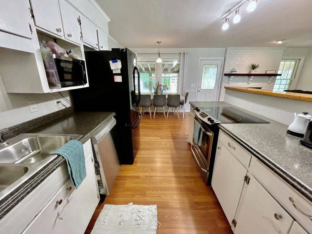 1056 Yeamans Hall Road, Hanahan, SC Single Family Home Property Listing