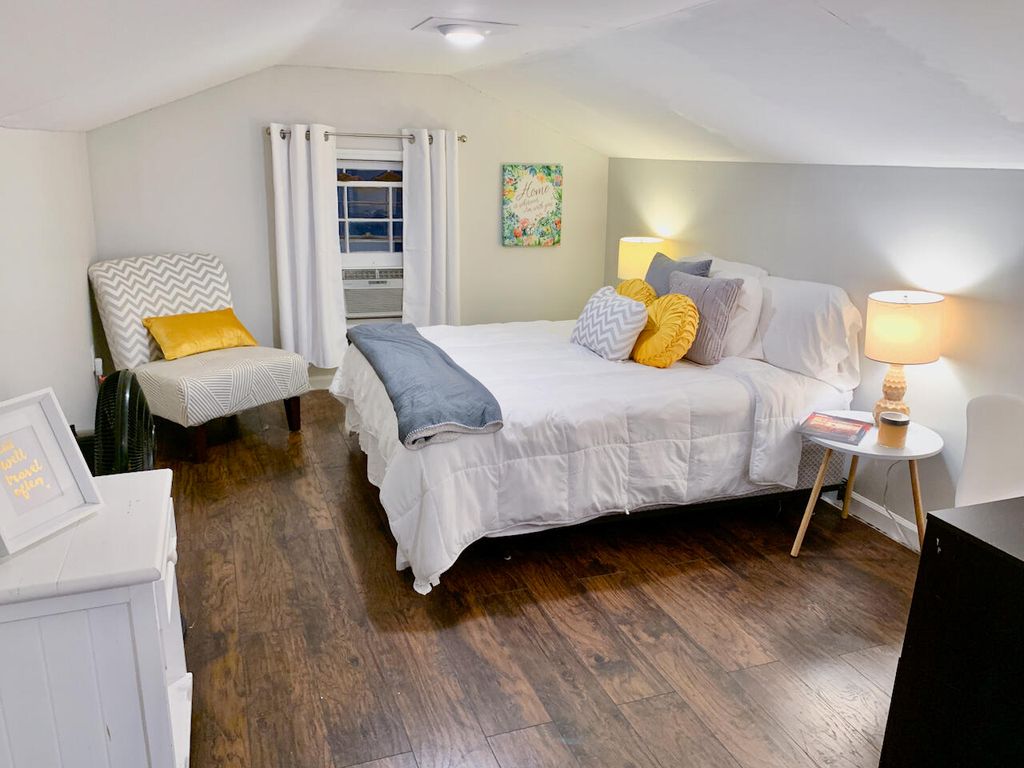 1056 Yeamans Hall Road, Hanahan, SC Single Family Home Property Listing