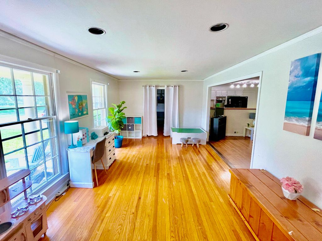 1056 Yeamans Hall Road, Hanahan, SC Single Family Home Property Listing