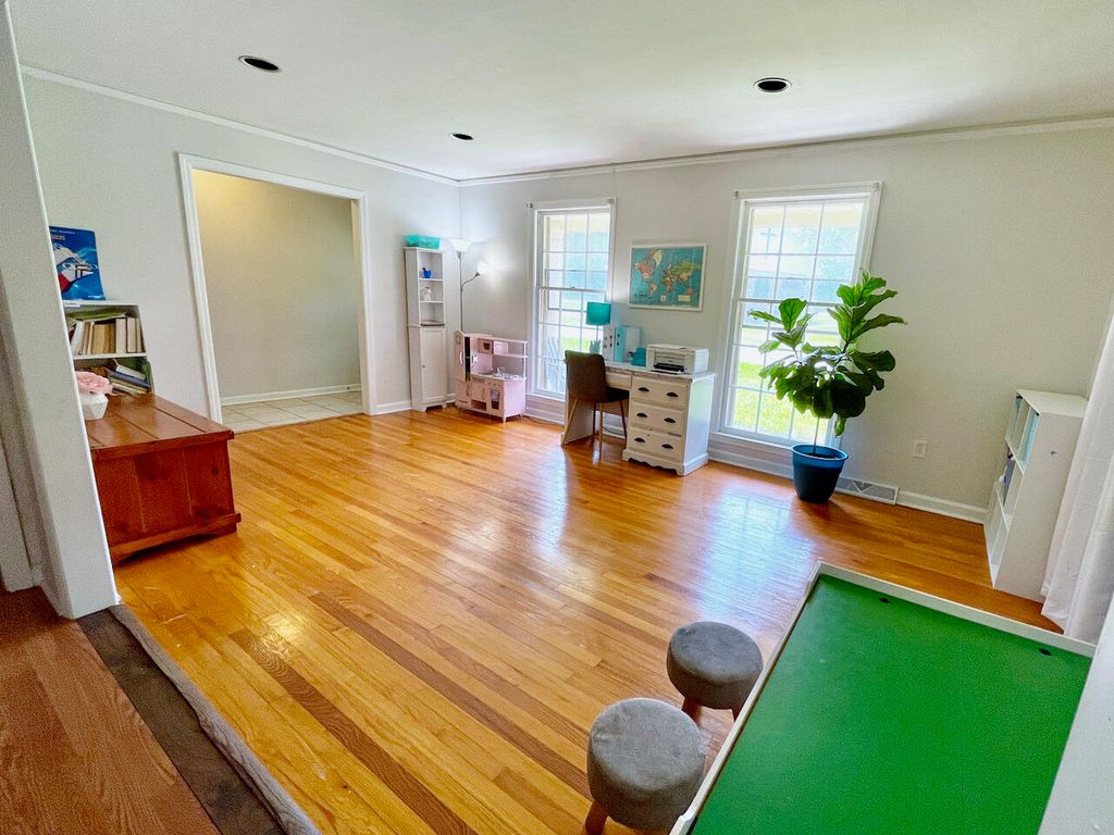 1056 Yeamans Hall Road, Hanahan, SC Single Family Home Property Listing