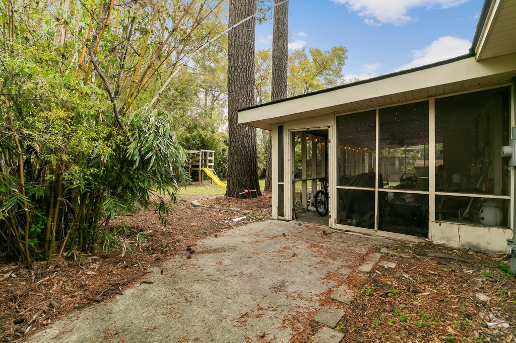 1056 Yeamans Hall Road, Hanahan, SC Single Family Home Property Listing