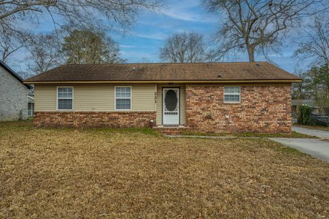 221 Braly Drive Summerville SC 29485