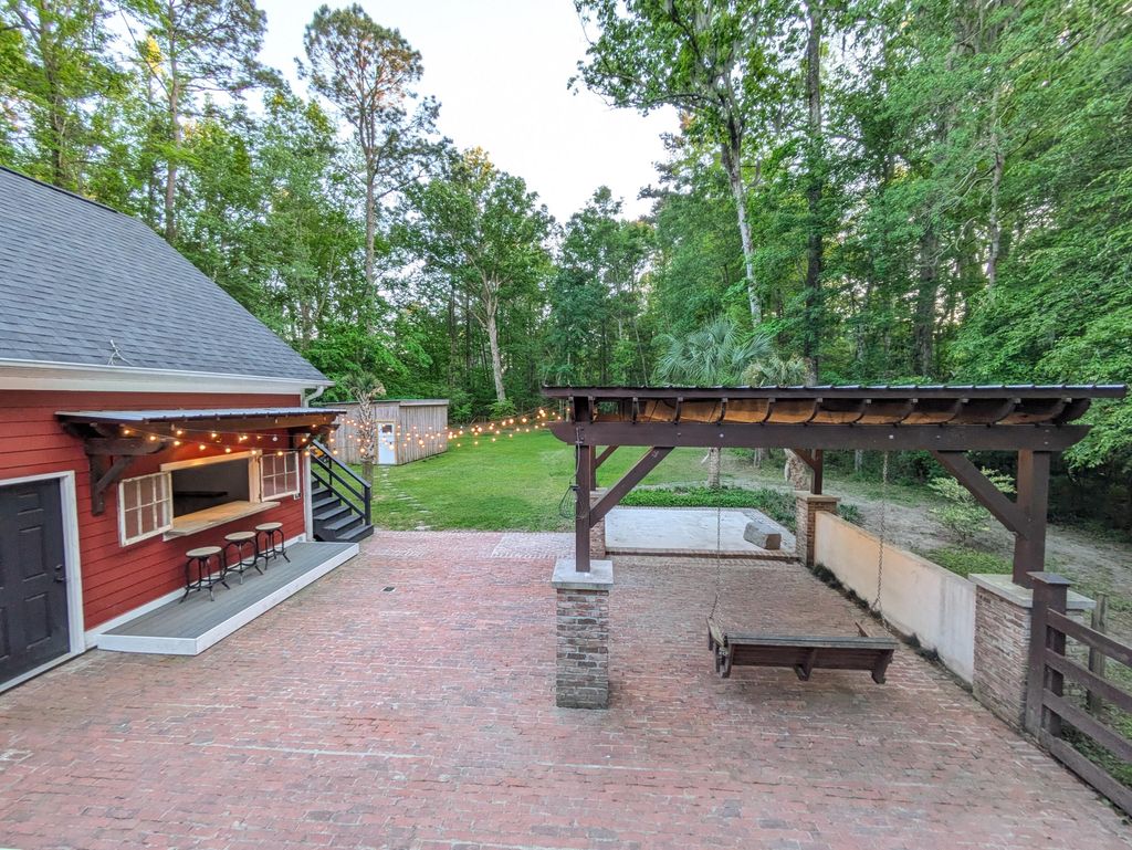 Photo of 117 Deer Street, Summerville, SC 29485 (MLS # 26010735)