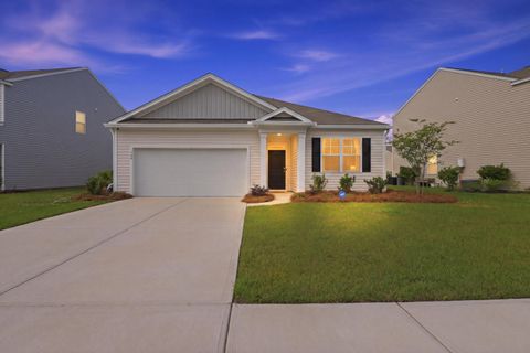 Photo of 140 Lagoona Drive, Summerville, SC 29483 (MLS # 26010638)