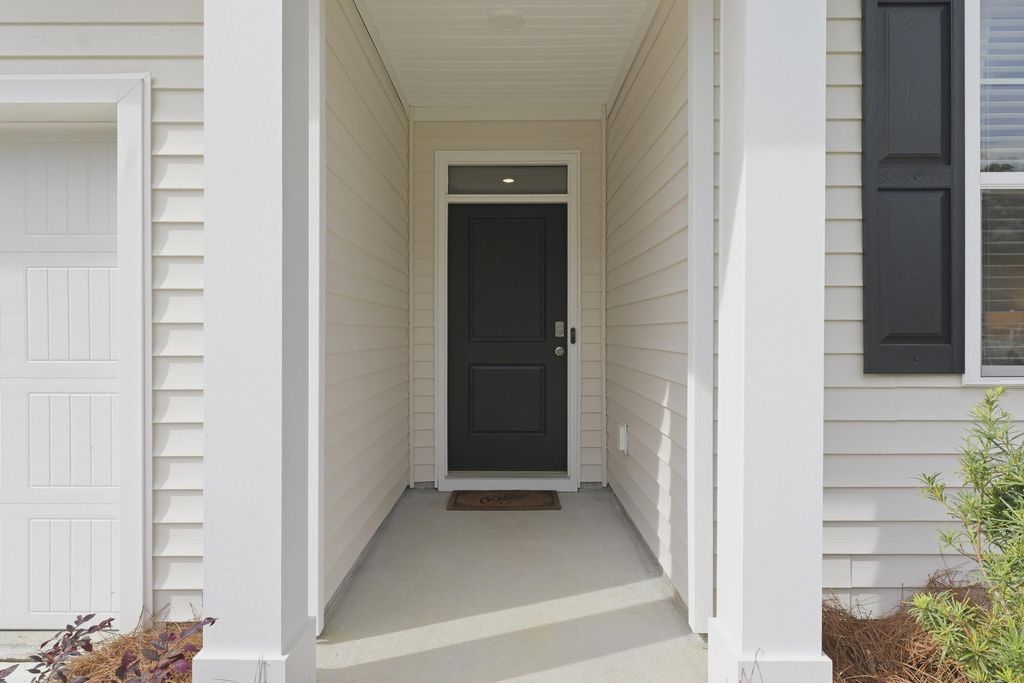 Photo of 140 Lagoona Drive, Summerville, SC 29483 (MLS # 26010638)