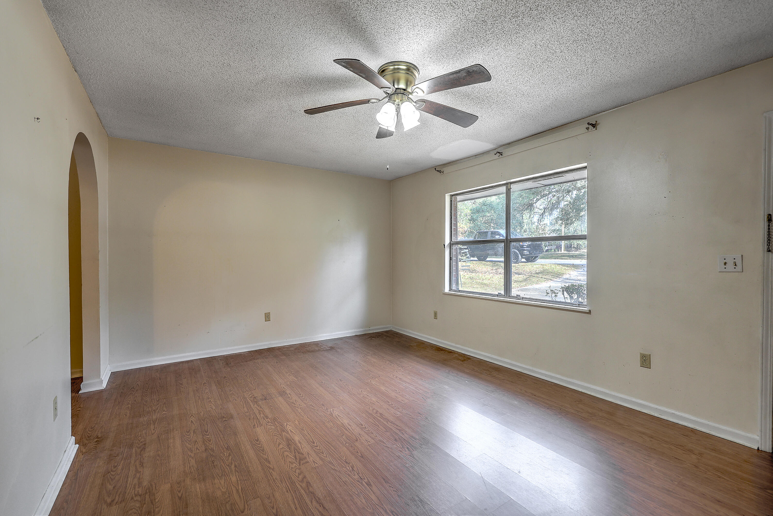 1218 Dennis Boulevard