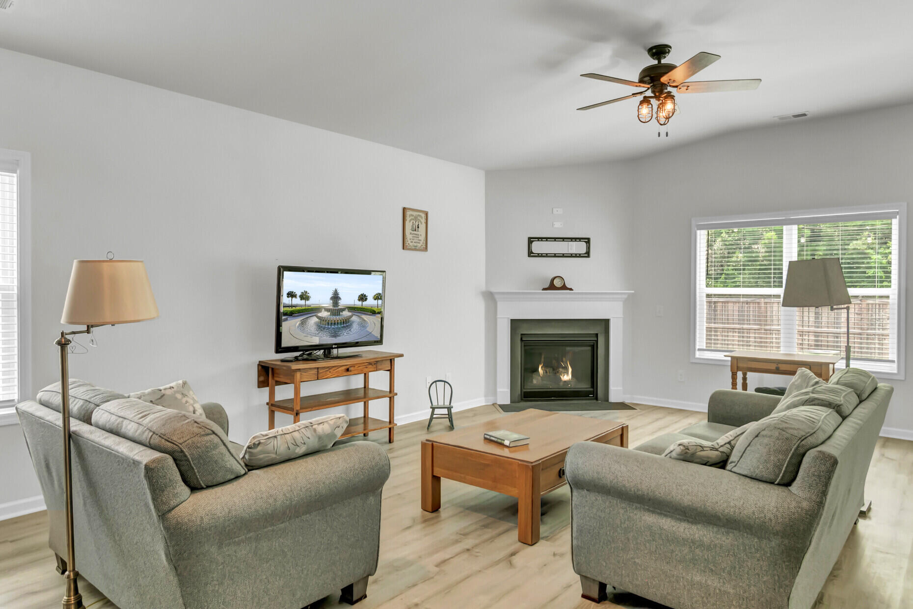 105 Clydesdale Circle