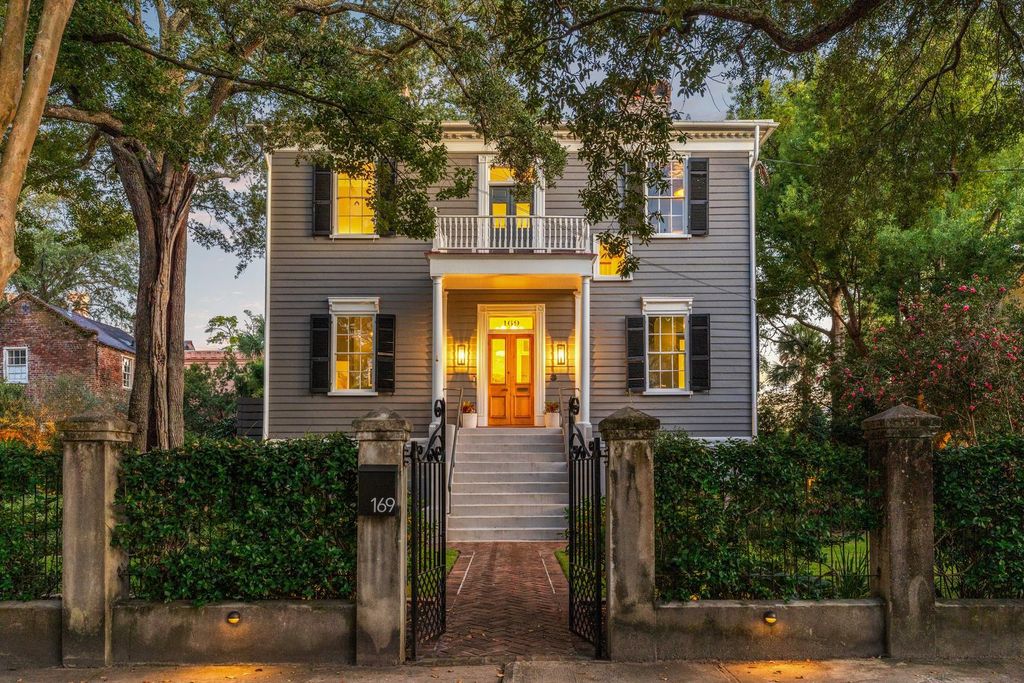 Photo of 169 Wentworth Street, Charleston, SC 29401 (MLS # 26003133)