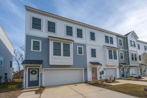 Photo of 1015 Pettiford Place, Hanahan, SC 29410 (MLS # 26001428)