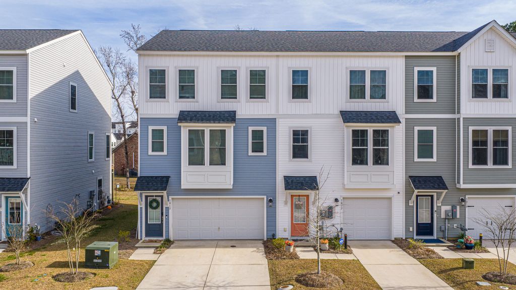 Photo of 1015 Pettiford Place, Hanahan, SC 29410 (MLS # 26001428)