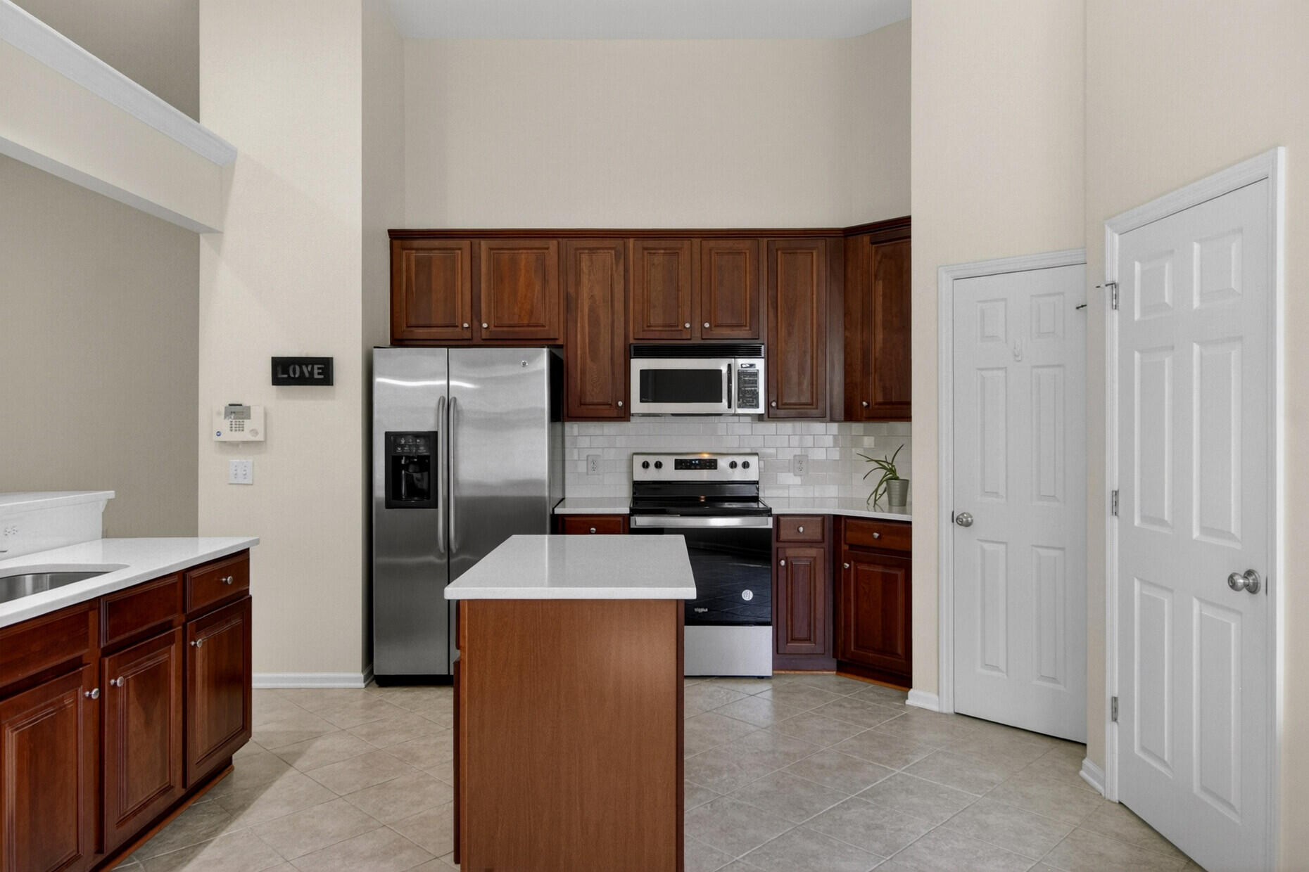 822 Paran Oaks Drive