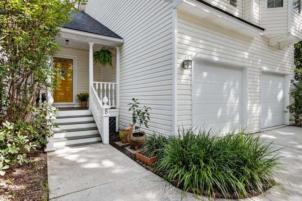 Photo of 8 Latham Circle, Charleston, SC 29407 (MLS # 26023261)