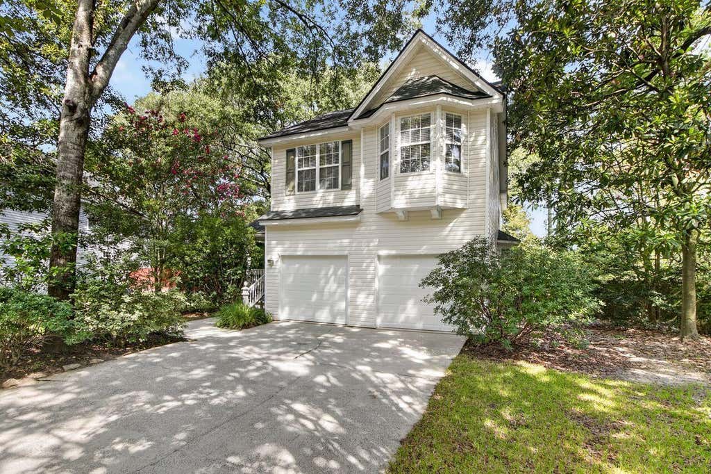 Photo of 8 Latham Circle, Charleston, SC 29407 (MLS # 26023261)