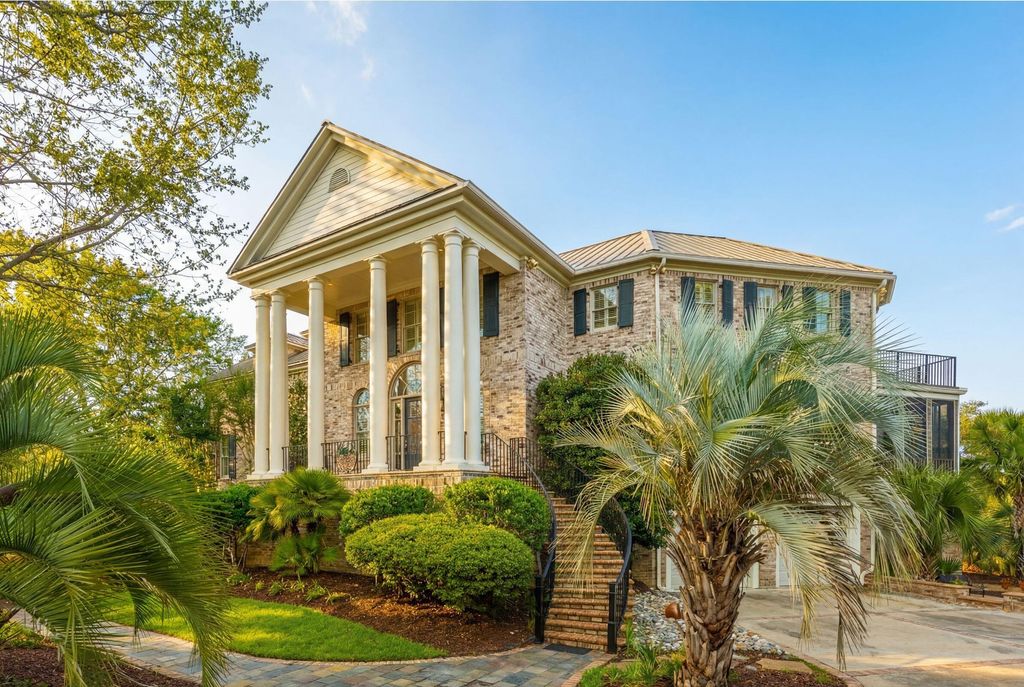 Photo of 2834 Parkers Landing Road, Mount Pleasant, SC 29466 (MLS # 26003128)