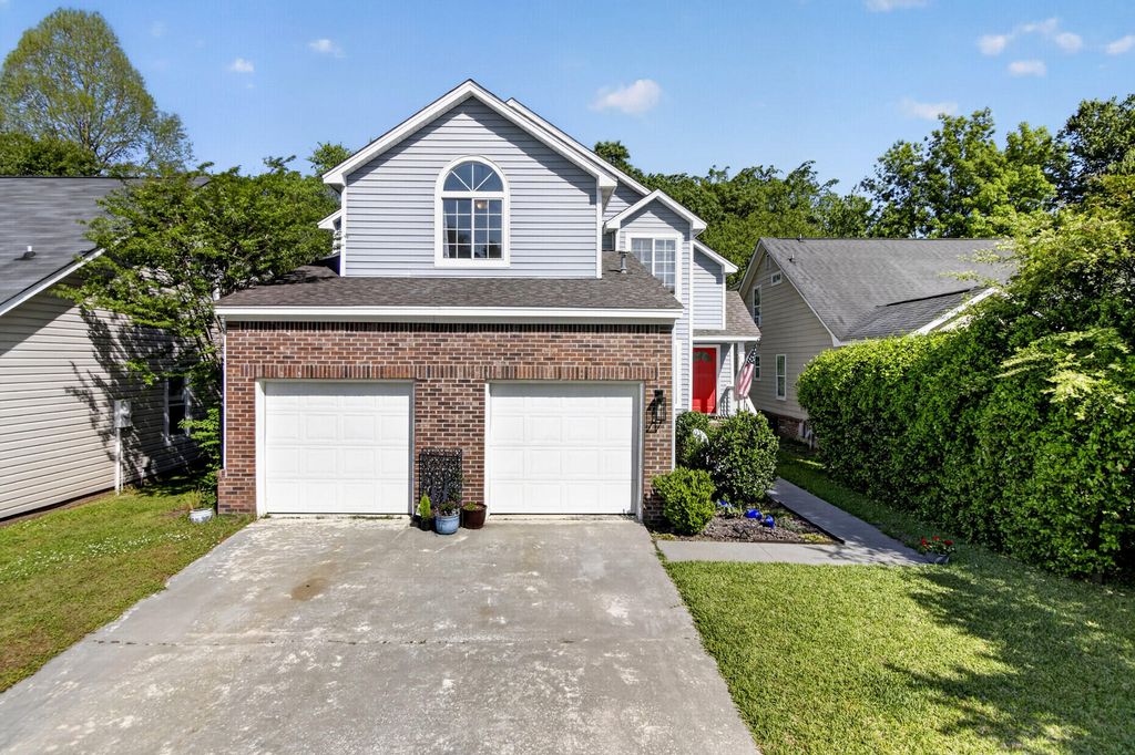 Photo of 10 Jerome Court, Charleston, SC 29414 (MLS # 26011343)