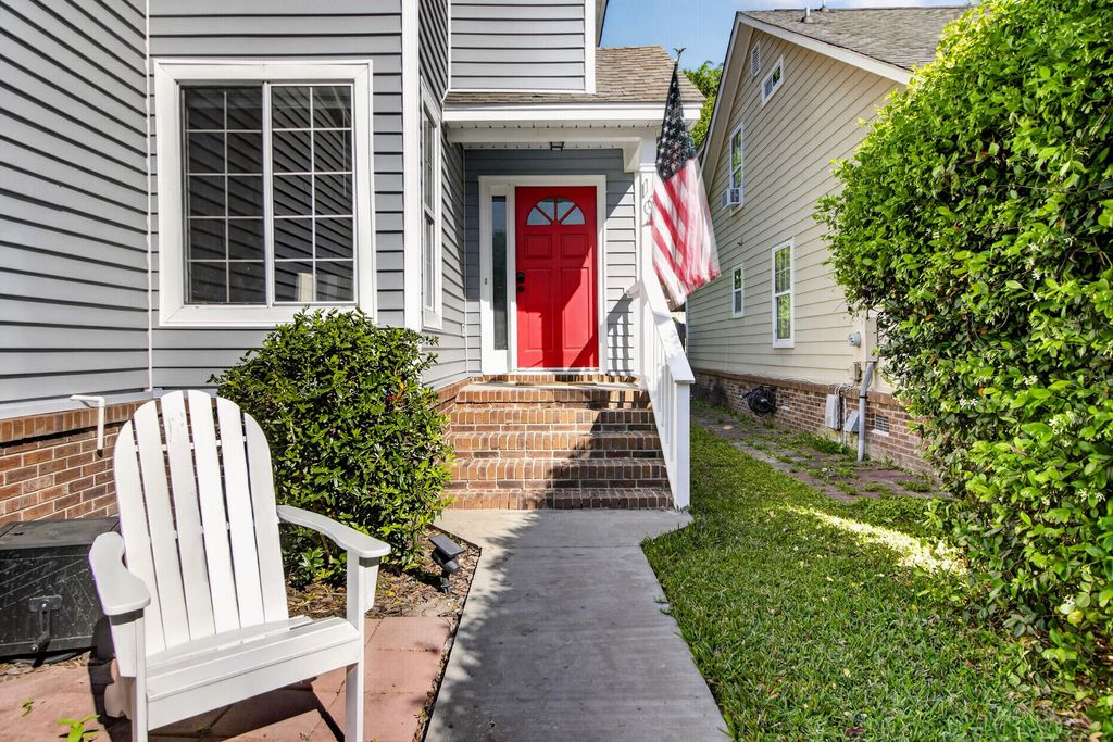 Photo of 10 Jerome Court, Charleston, SC 29414 (MLS # 26011343)