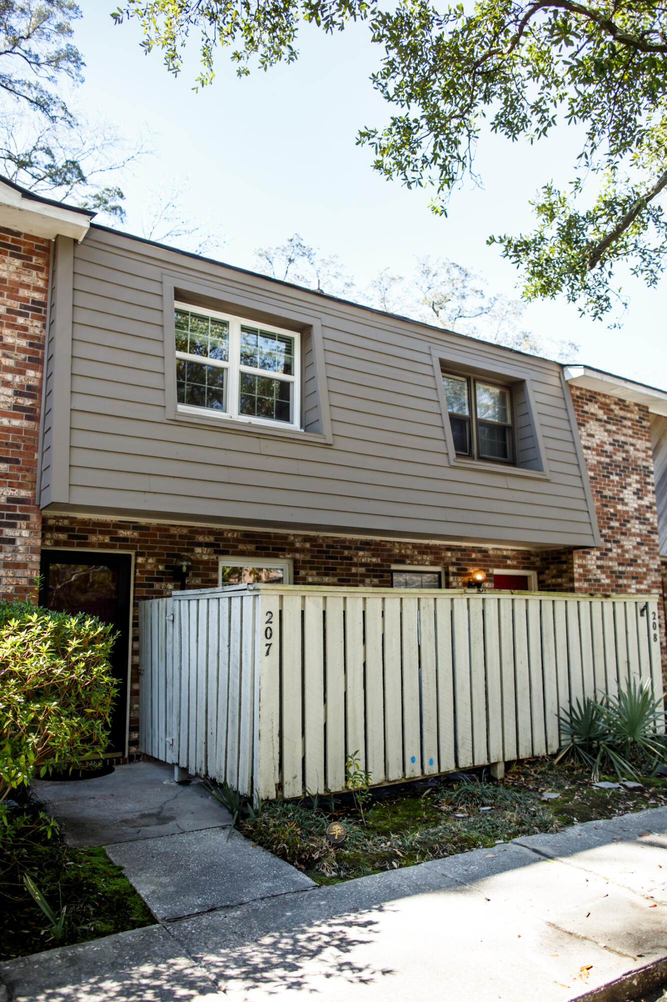 207 Saint Charles Court